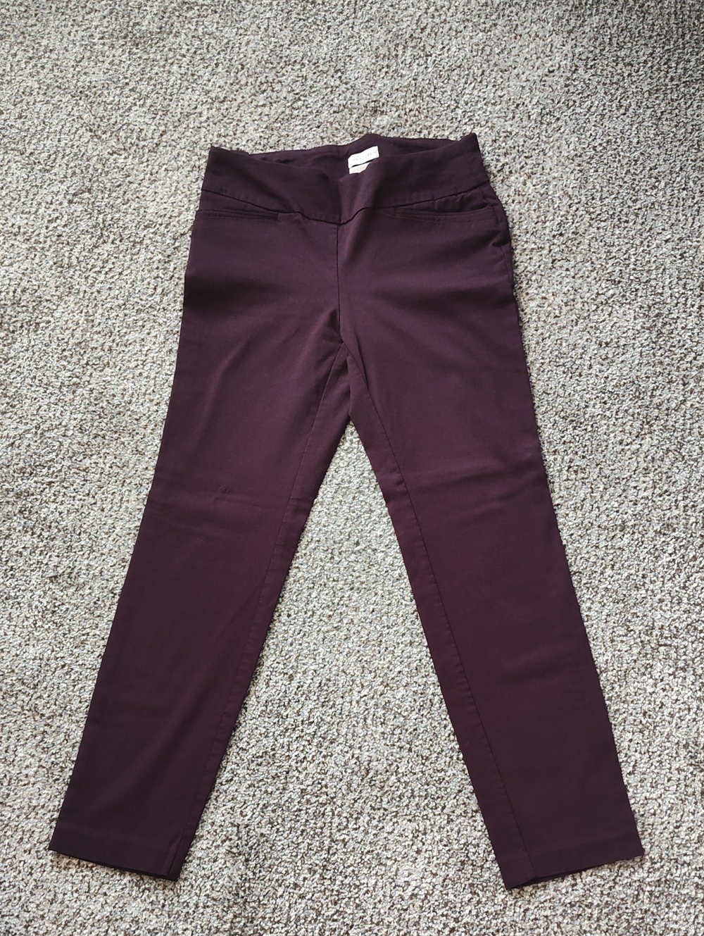 Van Heusen Women's Plum Cropped Pull-On Pants